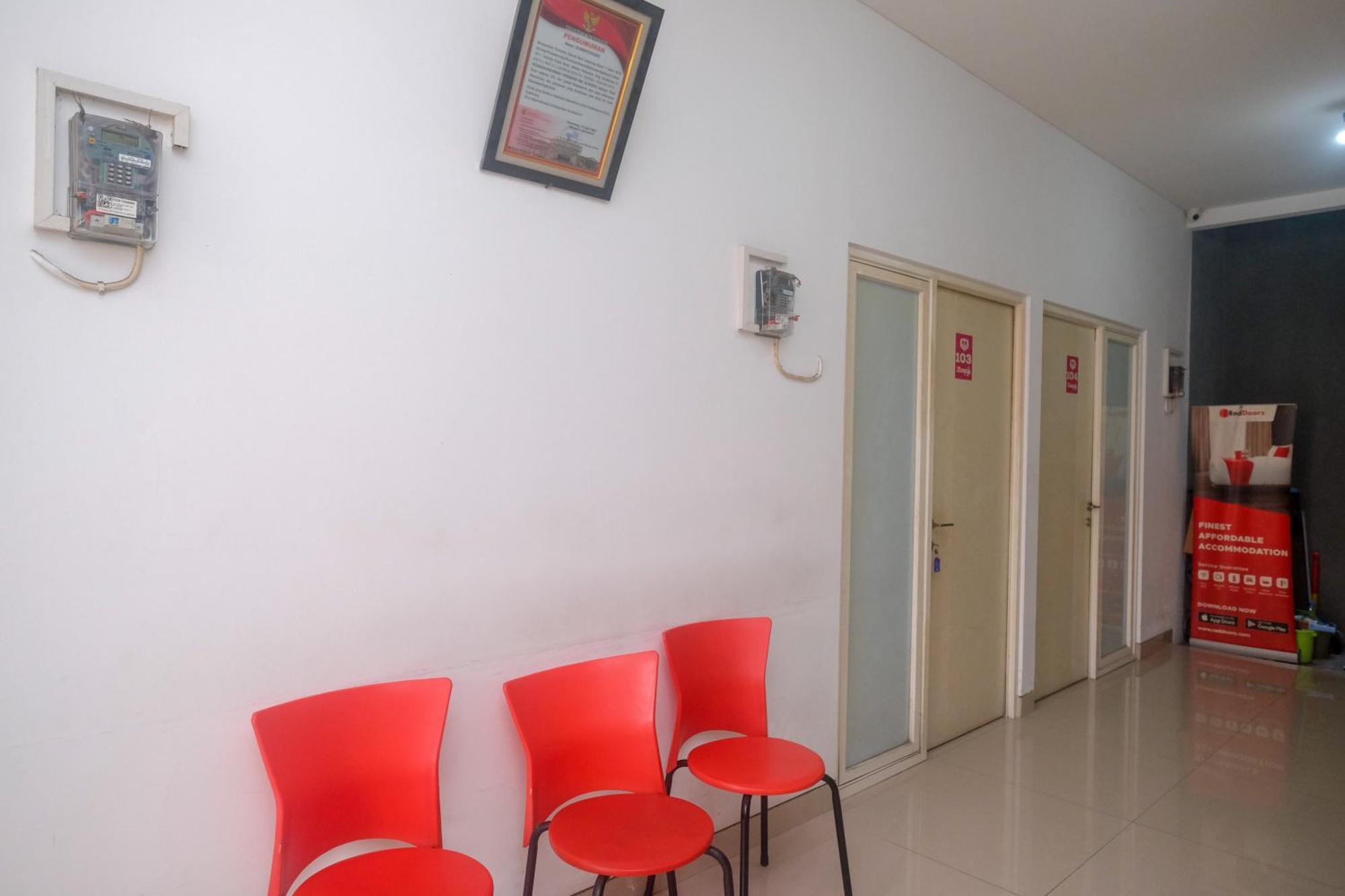 Hotel Reddoorz Syariah Near Simpang Lima Semarang Jomblang Exterior foto